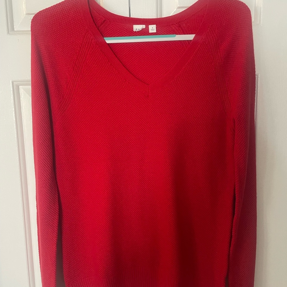 GAP Women's Bright Red V-Neck Sweater